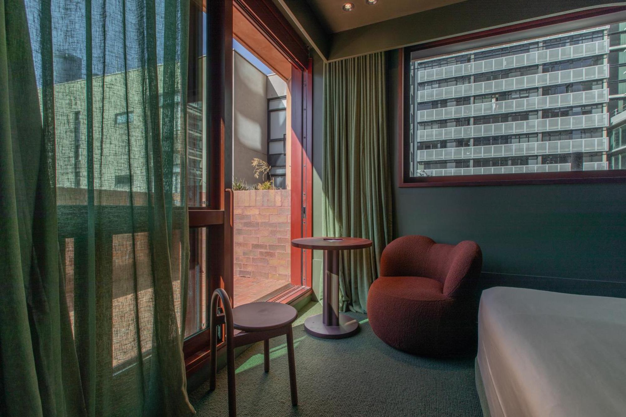 Hyde Melbourne Place Exterior photo